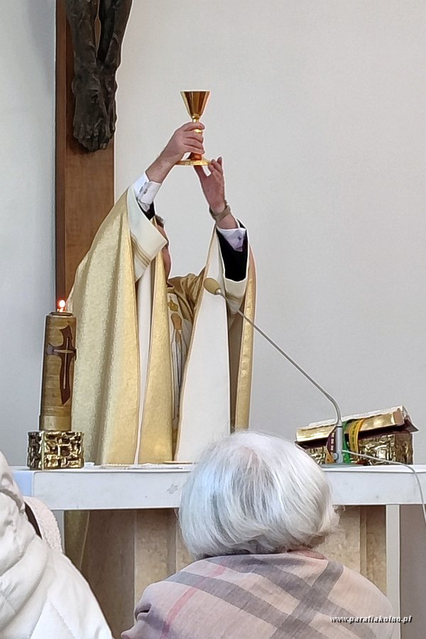 051 Sobota  - Eucharystia.jpg